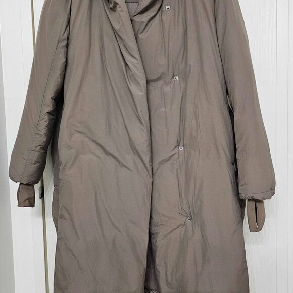 GAP Big Puff Coat - Like New Condition - Picture 7 of 13